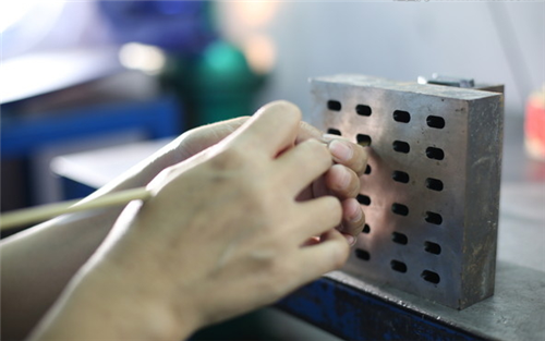 How can abs injection molding parts be produced by plastic mold injection processing factory to increase brightness?